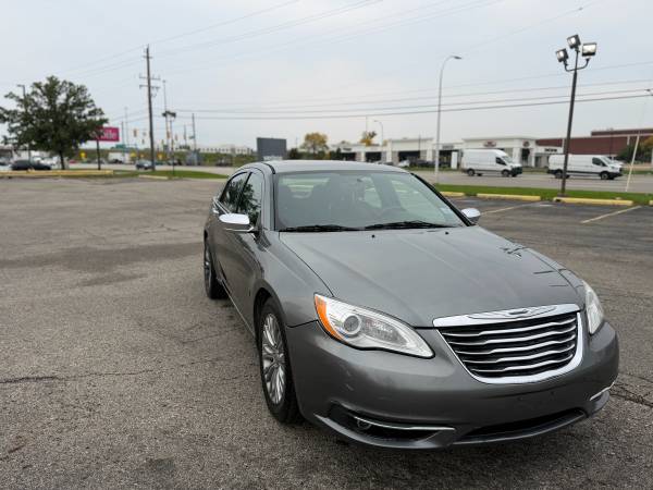 2013 Chrysler 200 Limited 2dr Convertible Automatic — photo 3