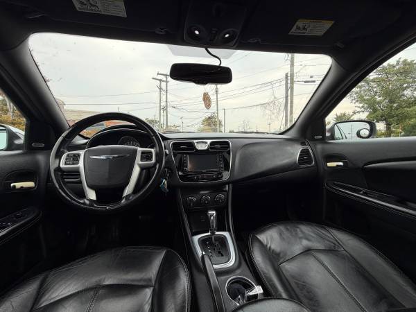 2013 Chrysler 200 Limited 2dr Convertible Automatic — photo 11
