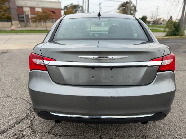 2013 Chrysler 200 Limited 2dr Convertible Automatic — photo 6