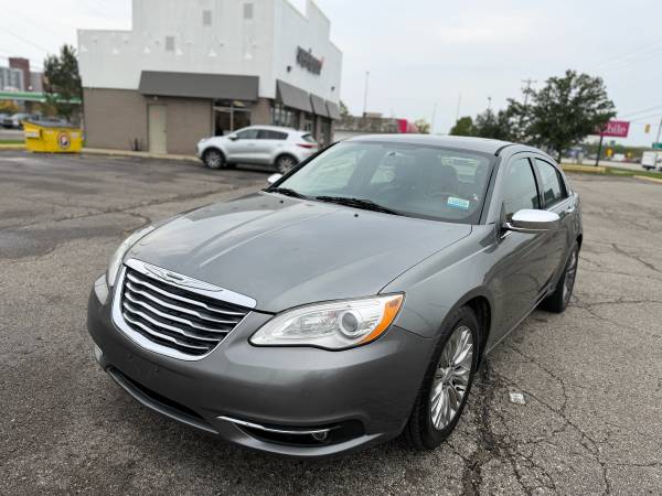 2013 Chrysler 200 Limited 2dr Convertible Automatic — photo 1