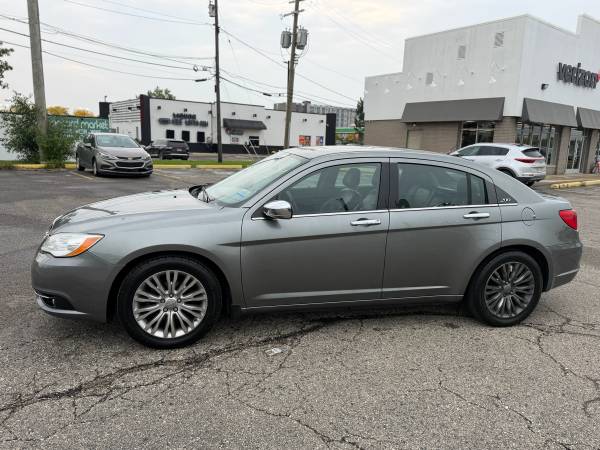 2013 Chrysler 200 Limited 2dr Convertible Automatic — photo 4
