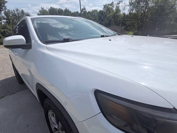 2019 Jeep Cherokee Latitude 4dr Front-wheel Drive Automatic — photo 8