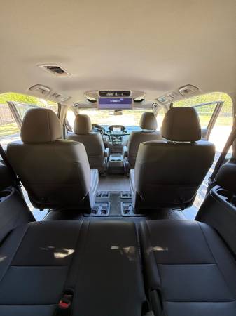 2016 Honda Odyssey Touring Elite Passenger Van Automatic — photo 10