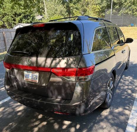 2016 Honda Odyssey Touring Elite Passenger Van Automatic — photo 6