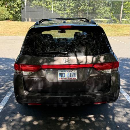 2016 Honda Odyssey Touring Elite Passenger Van Automatic — photo 7