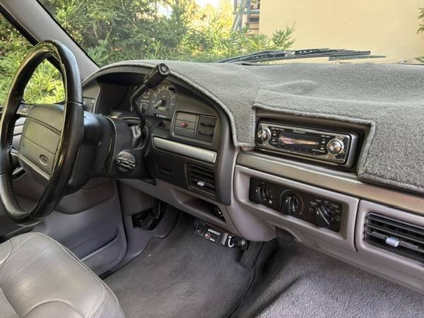 1995 Ford Bronco Base 2dr XLT 4WD SUV — photo 7