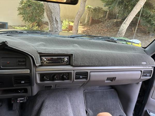 1995 Ford Bronco Base 2dr XLT 4WD SUV — photo 8