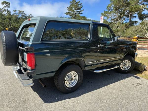 1995 Ford Bronco Base 2dr XLT 4WD SUV — photo 3
