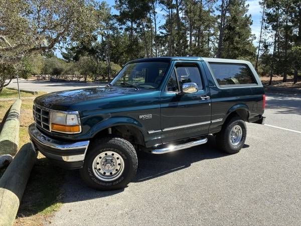 1995 Ford Bronco Base 2dr XLT 4WD SUV — photo 1