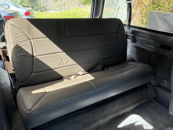 1995 Ford Bronco Base 2dr XLT 4WD SUV — photo 11