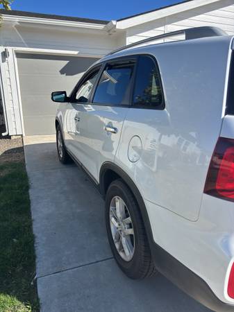 2015 KIA Sorento LX 4dr All-wheel Drive Automatic — photo 3