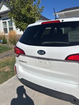 2015 KIA Sorento LX 4dr All-wheel Drive Automatic — photo 2