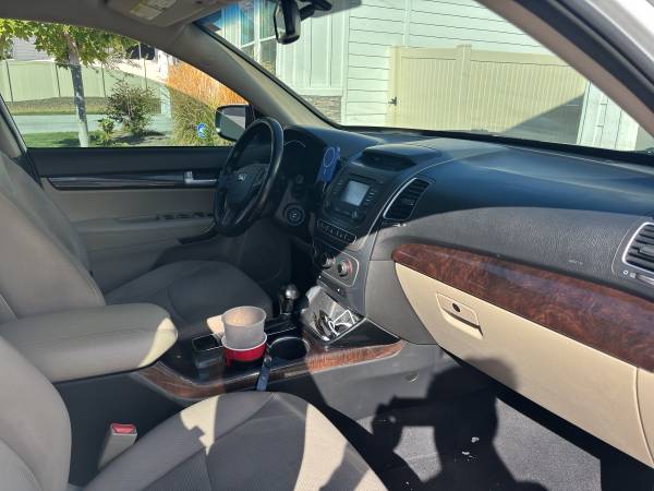 2015 KIA Sorento LX 4dr All-wheel Drive Automatic — photo 5