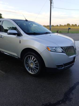 2013 Lincoln MKX Base 4dr All-wheel Drive Automatic — photo 4