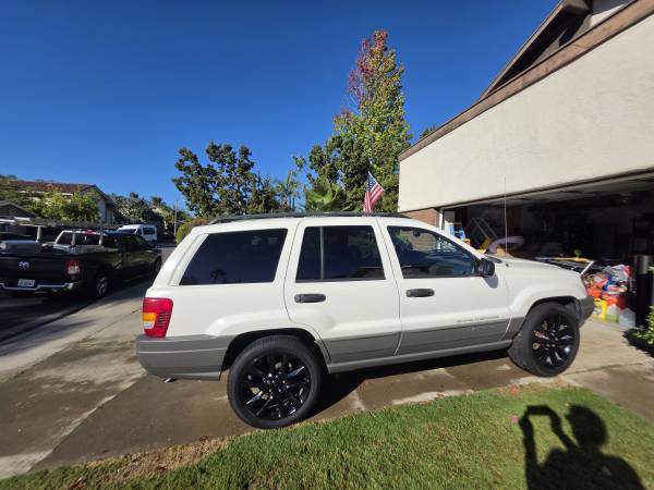 2002 Jeep Grand Cherokee Laredo 4dr 4x4 Automatic — photo 1