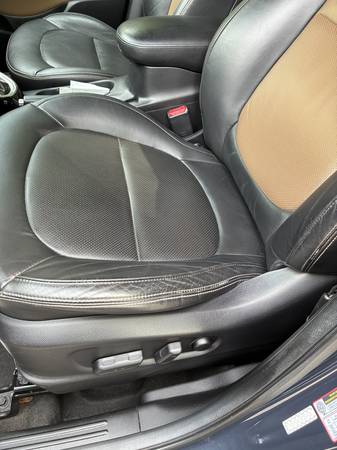 2016 KIA Soul ! 4dr Hatchback Automatic — photo 9