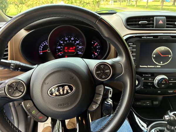 2016 KIA Soul ! 4dr Hatchback Automatic — photo 10