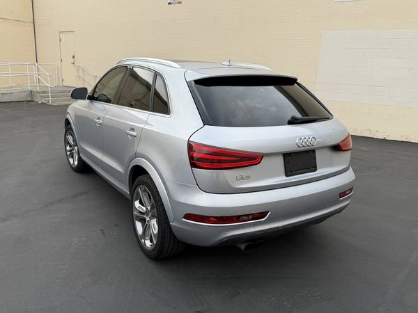 2015 Audi Q3 2.0T Prestige — photo 11