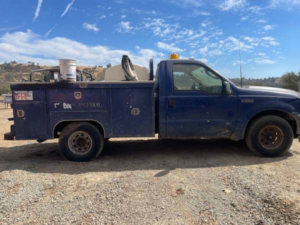 2003 Ford E 350 Super Duty XL Wagon Automatic — photo 1