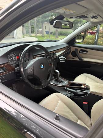 2011 BMW 328i Xdrive — photo 2