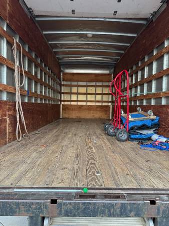 2002 Isuzu Npr Box — photo 4