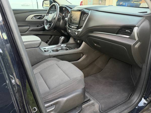 2020 Chevrolet Traverse LS All-Wheel Drive Automatic — photo 5