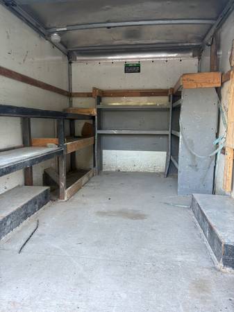 2005 GMC Box Truck — photo 6