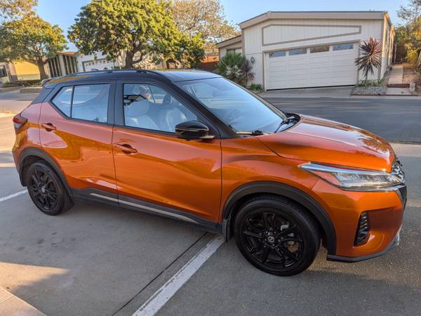 2021 Nissan Kicks SR 4dr Front-Wheel Drive CVT — photo 1