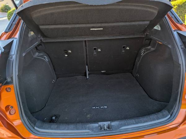 2021 Nissan Kicks SR 4dr Front-Wheel Drive CVT — photo 10