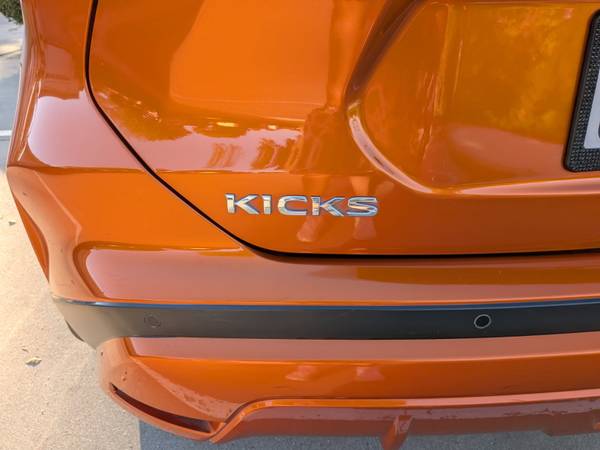 2021 Nissan Kicks SR 4dr Front-Wheel Drive CVT — photo 4