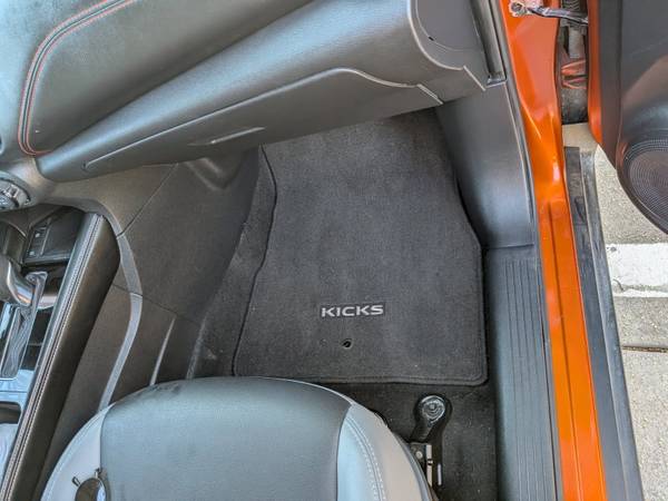 2021 Nissan Kicks SR 4dr Front-Wheel Drive CVT — photo 8