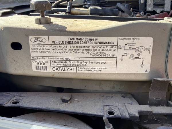2005 Ford E 350 Super Duty XL Wagon Automatic — photo 10