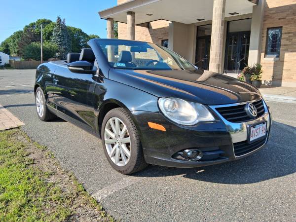 2009 Volkswagen EOS Lux 2dr Front-wheel Drive Convertible Automatic — photo 1