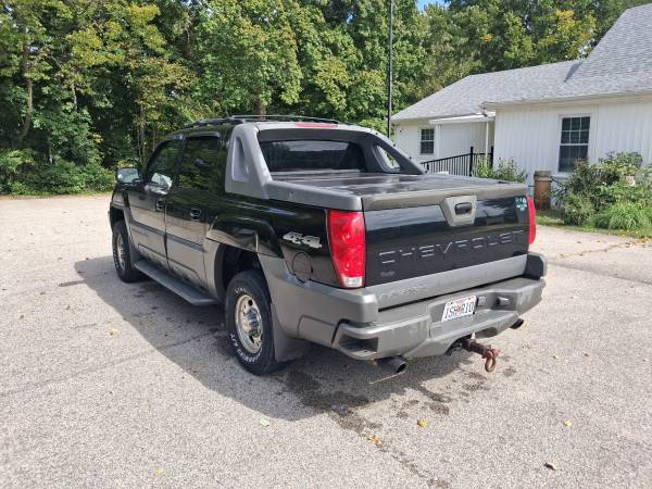 2002 Chevrolet Avalanche 2500 Base 4x2 Automatic — photo 7