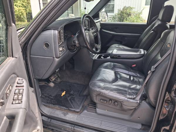 2002 Chevrolet Avalanche 2500 Base 4x2 Automatic — photo 9