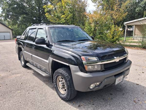 2002 Chevrolet Avalanche 2500 Base 4x2 Automatic — photo 3