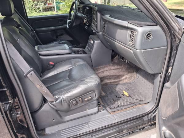 2002 Chevrolet Avalanche 2500 Base 4x2 Automatic — photo 11