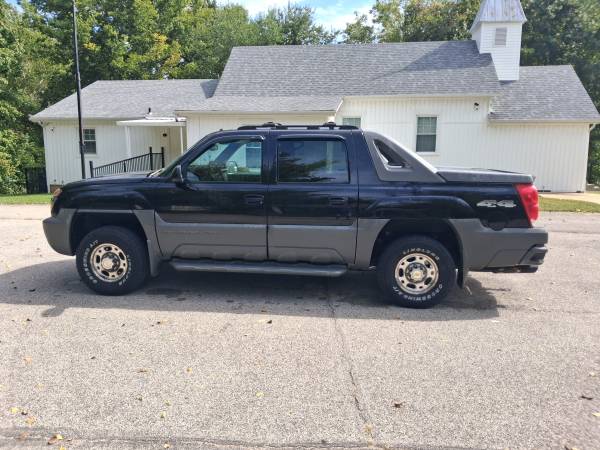 2002 Chevrolet Avalanche 2500 Base 4x2 Automatic — photo 8