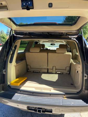 2012 GMC Yukon XL 1500 SLE 4x2 Automatic — photo 2
