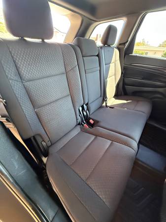 2018 Jeep Grand Cherokee Laredo 4dr 4x2 Automatic — photo 7