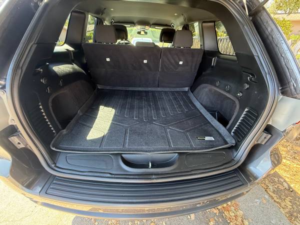 2018 Jeep Grand Cherokee Laredo 4dr 4x2 Automatic — photo 3