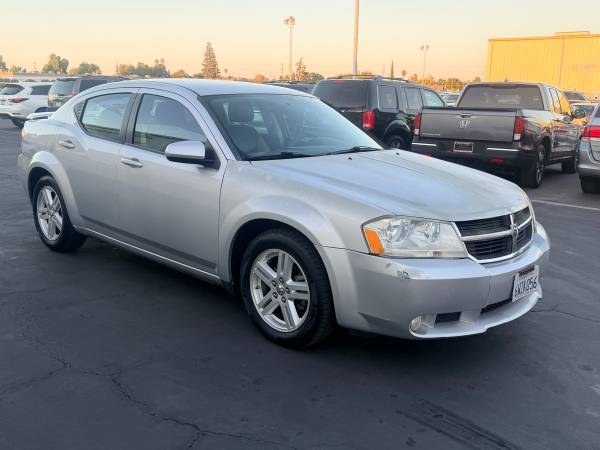 2010 Dodge Avenger SXT 4dr Front-wheel Drive Sedan Automatic — photo 2
