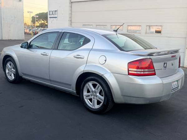 2010 Dodge Avenger SXT 4dr Front-wheel Drive Sedan Automatic — photo 4