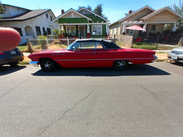1961 Buick Invicta — photo 2