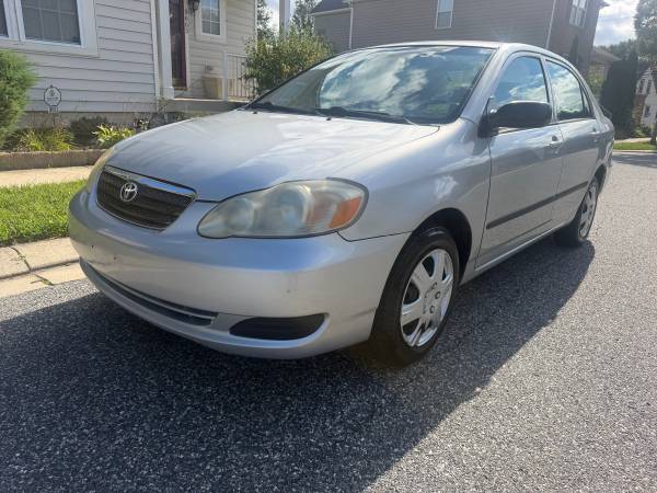 2005 Toyota Corolla LE 4dr Sedan Manual — photo 2