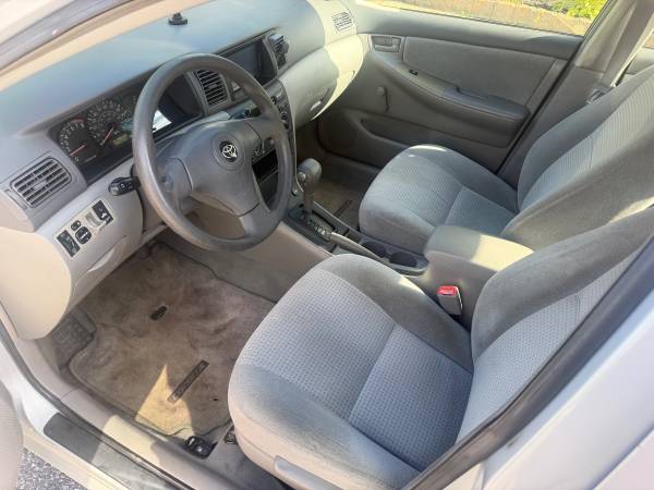 2005 Toyota Corolla LE 4dr Sedan Manual — photo 9