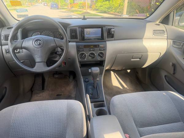 2005 Toyota Corolla LE 4dr Sedan Manual — photo 11