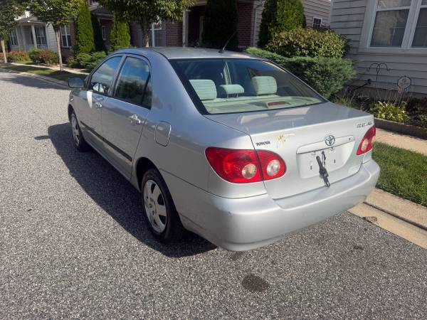 2005 Toyota Corolla LE 4dr Sedan Manual — photo 8