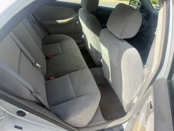2005 Toyota Corolla LE 4dr Sedan Manual — photo 12