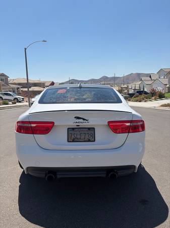 2017 Jaguar Xe 0turbo — photo 6